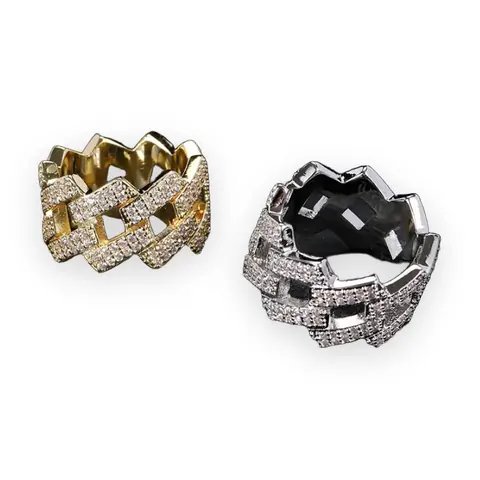 Iced Prong Link Ring